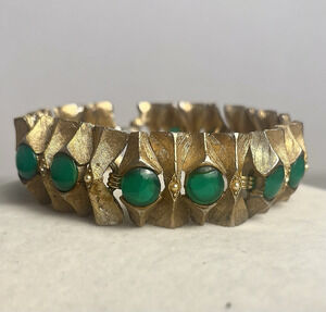 HAR Vintage Link Bracelet Gold Tone Green Cabochon MCM Textured RARE 6.75" Glam